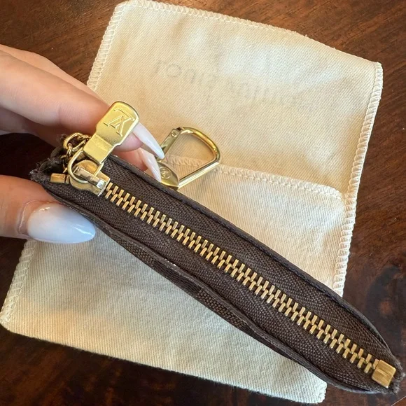 AUTHENTIC Louis Vuitton Key Pouch Demier Abene with dust cloth (N62658) - Picture 3 of 6